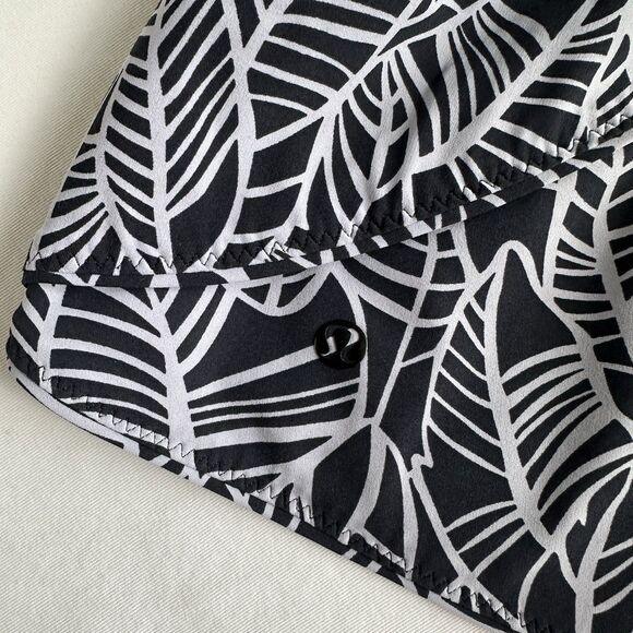 Lululemon Shanti Surf Short Pretty Palm Black Angel Wing White Size 6 ? - Picture 5 of 9